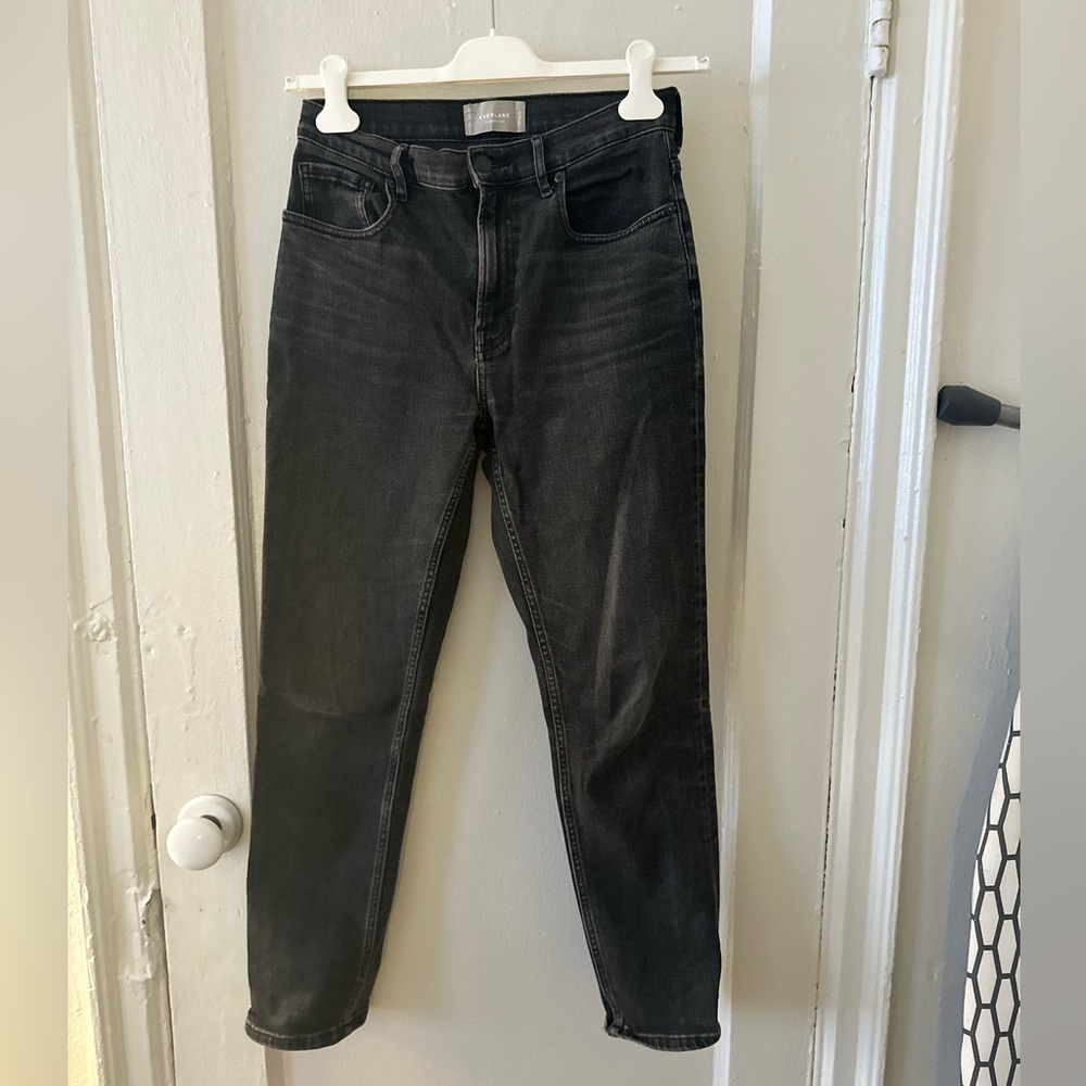 Everlane Cheeky Jean in washed black